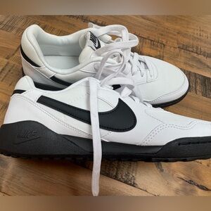 Nike Tera Mantra women’s sneakers